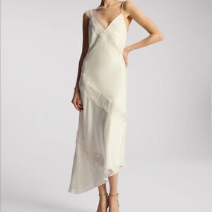 Lace trim midi dress🤍